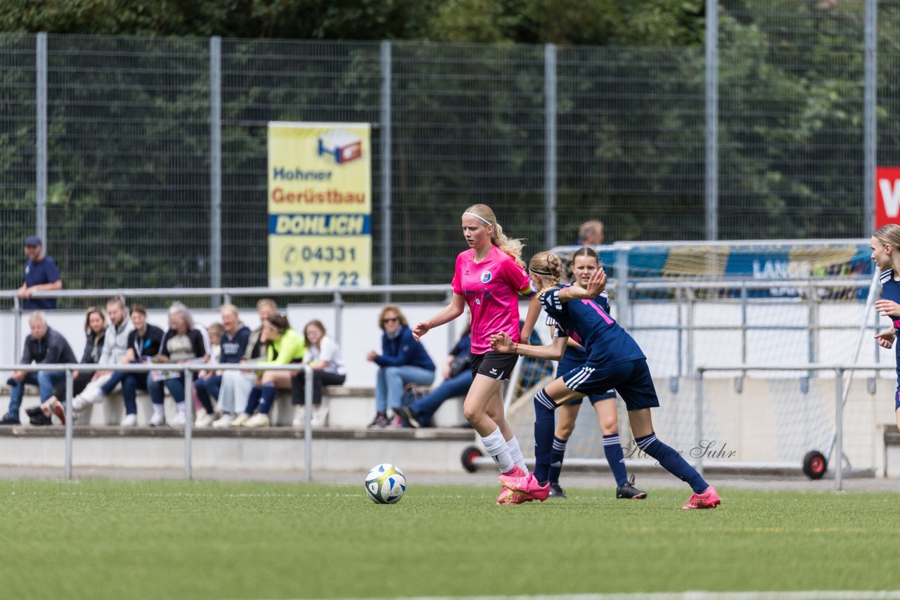 Bild 109 - wCJ Osterroenfelder TSV - VfL Pinneberg : Ergebnis: 0:15